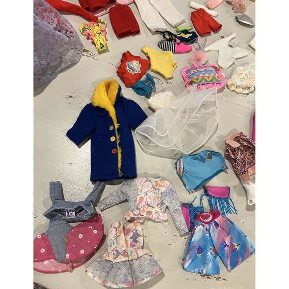 Vintage 80s Barbie Doll Lot Clothing Acessories Closet Case 1989 Trunk Brunette - Picture 4 of 16